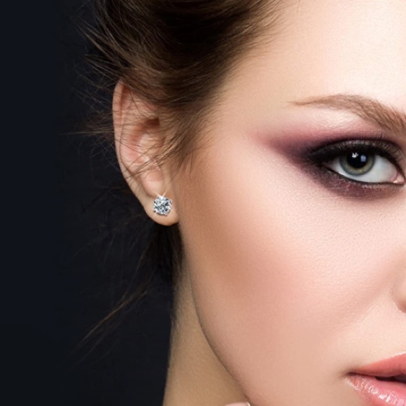 18k 1cttw Diamond Solitaire Earrings - Picture 2 of 5